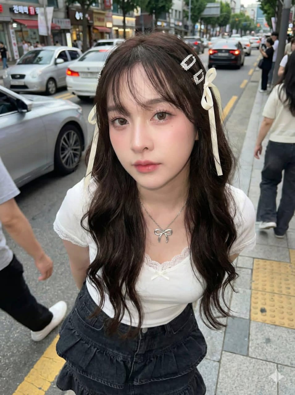 韩街时尚：青春美少女的Y2K妆容