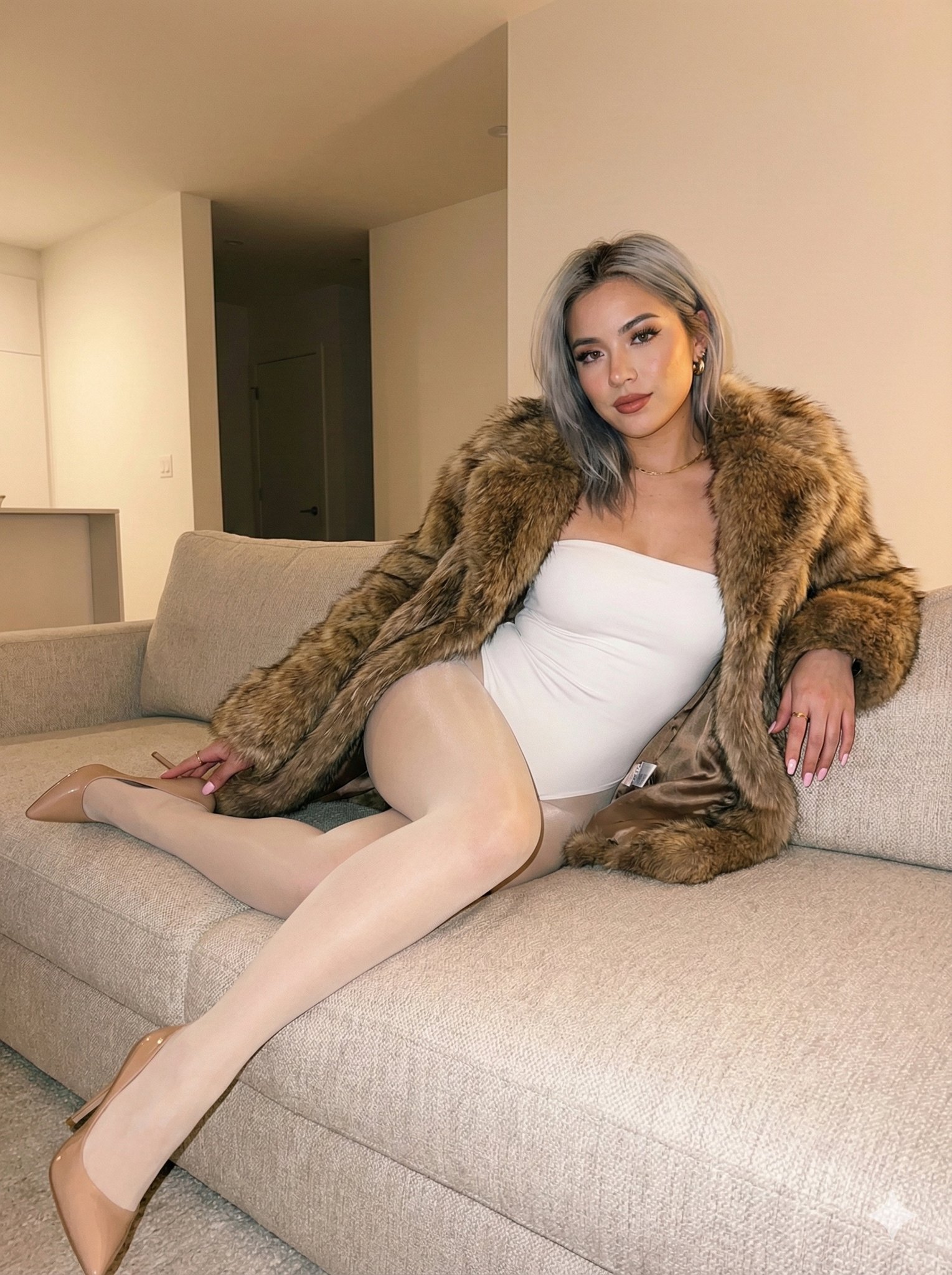 Gemini Nano Banana Pro 3.0 年轻女性