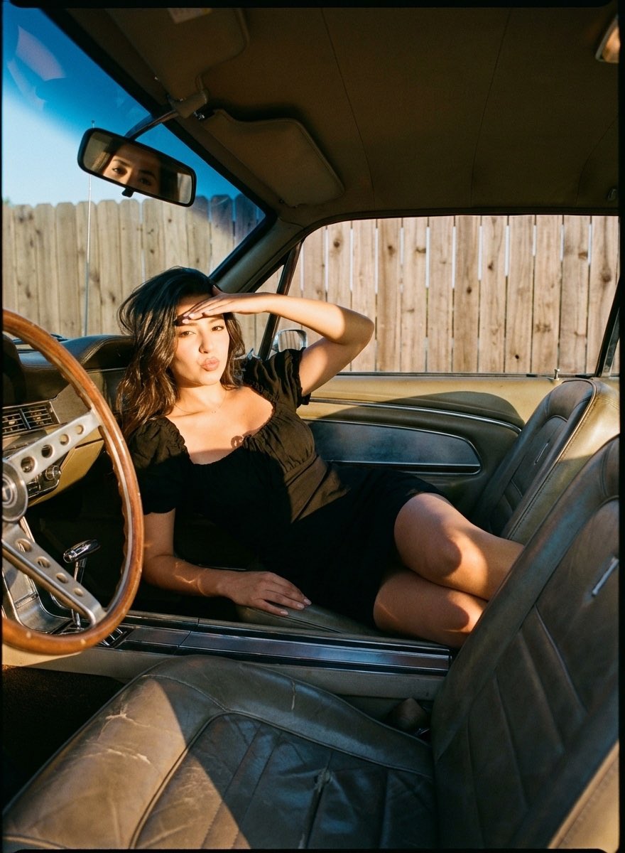 经典美式肌肉车内饰黄昏时刻