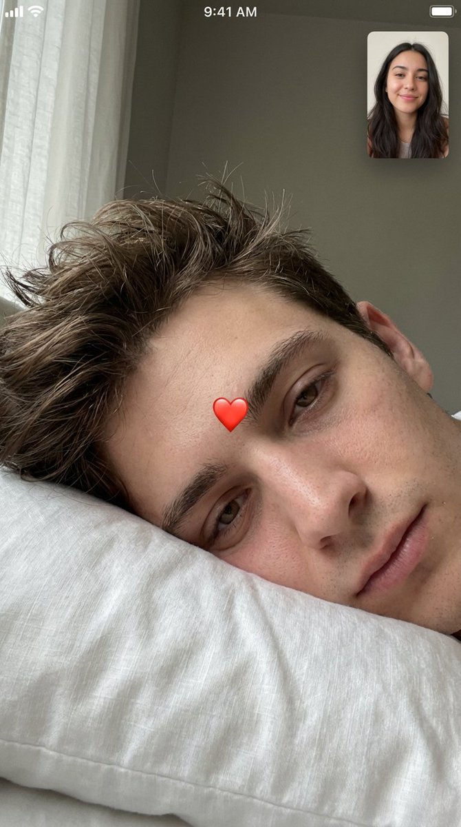 Nano Banana Pro - 私密照片级视频通话肖像