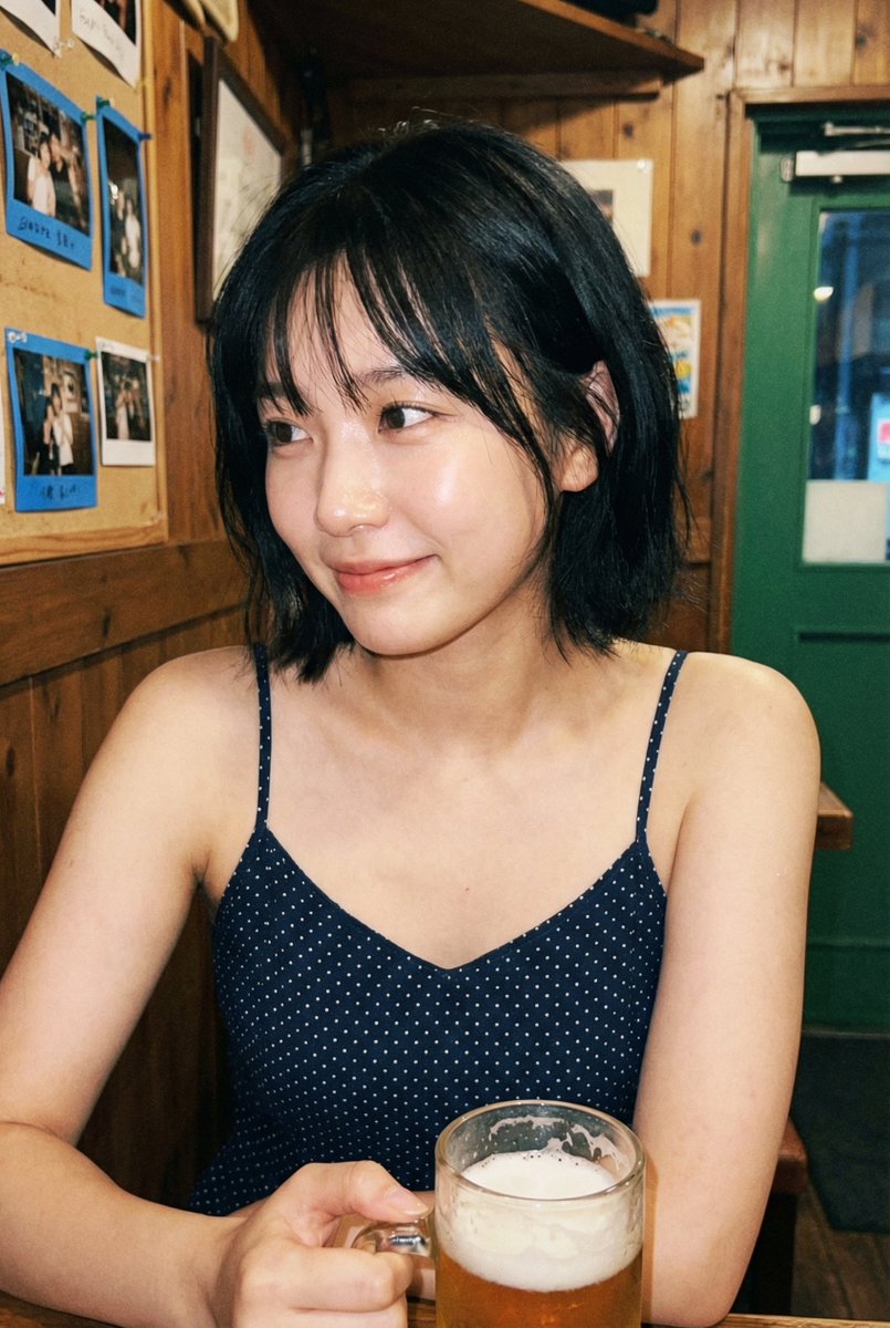 東亞少女酒吧即景