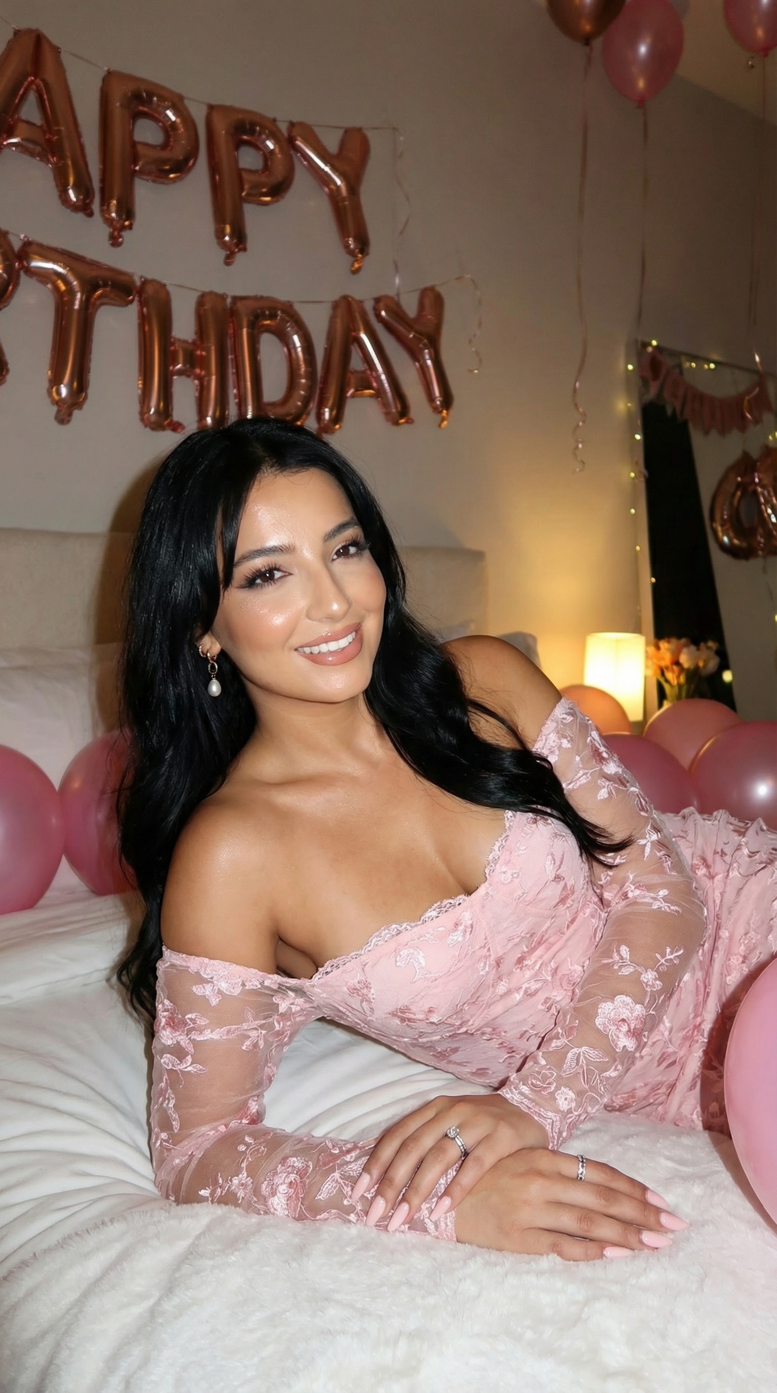 室内夜景生日肖像