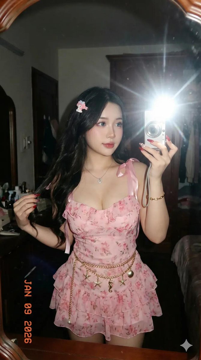 Y2K风格软妹自拍