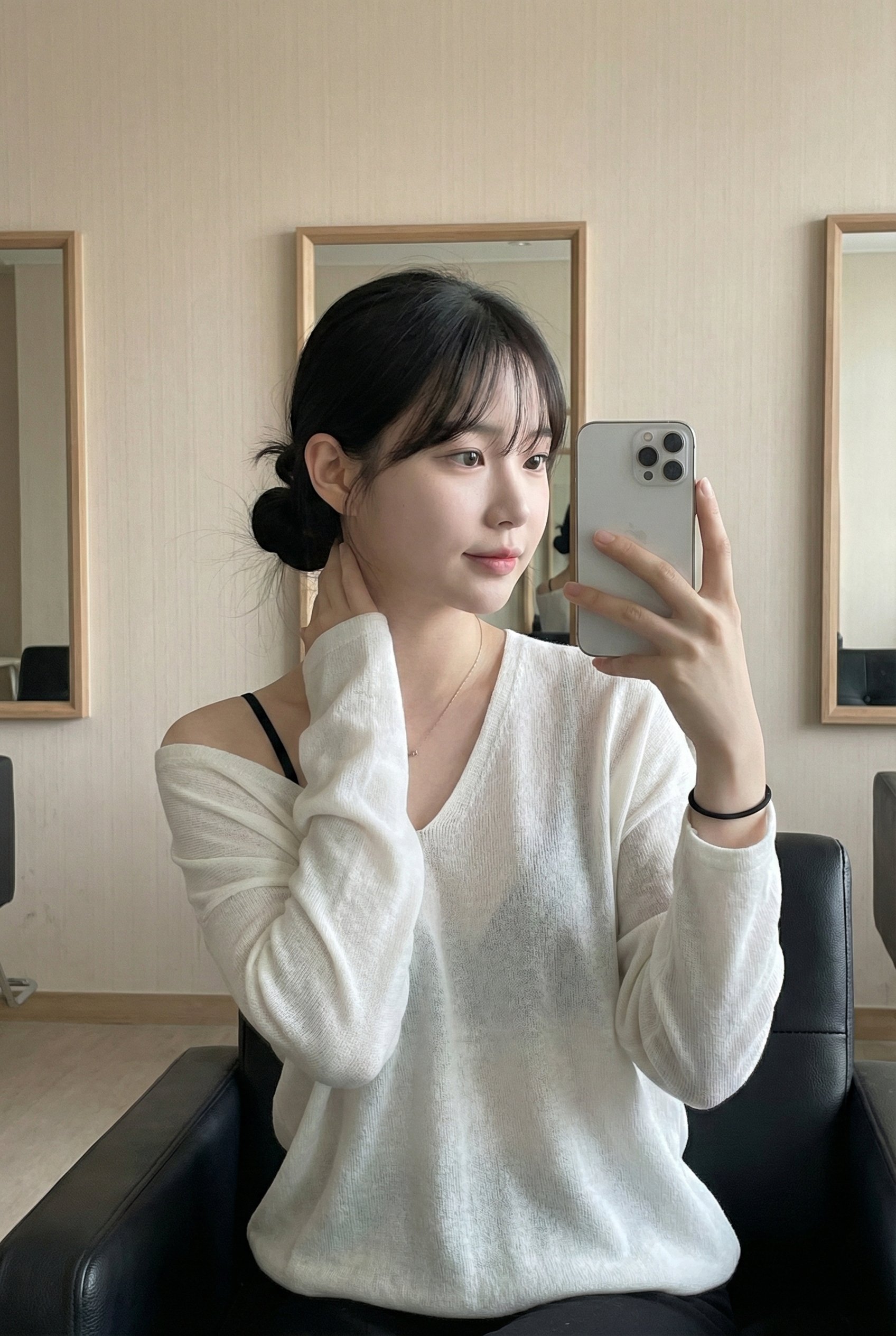 都市女性室内镜自拍