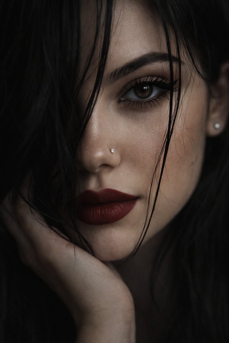 神秘而强烈的女性特写