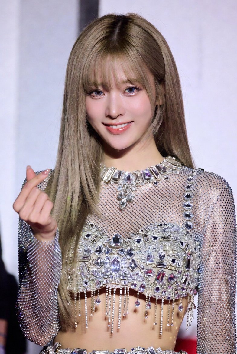 Lisa (Lalisa Manobal) 全球K-pop偶像