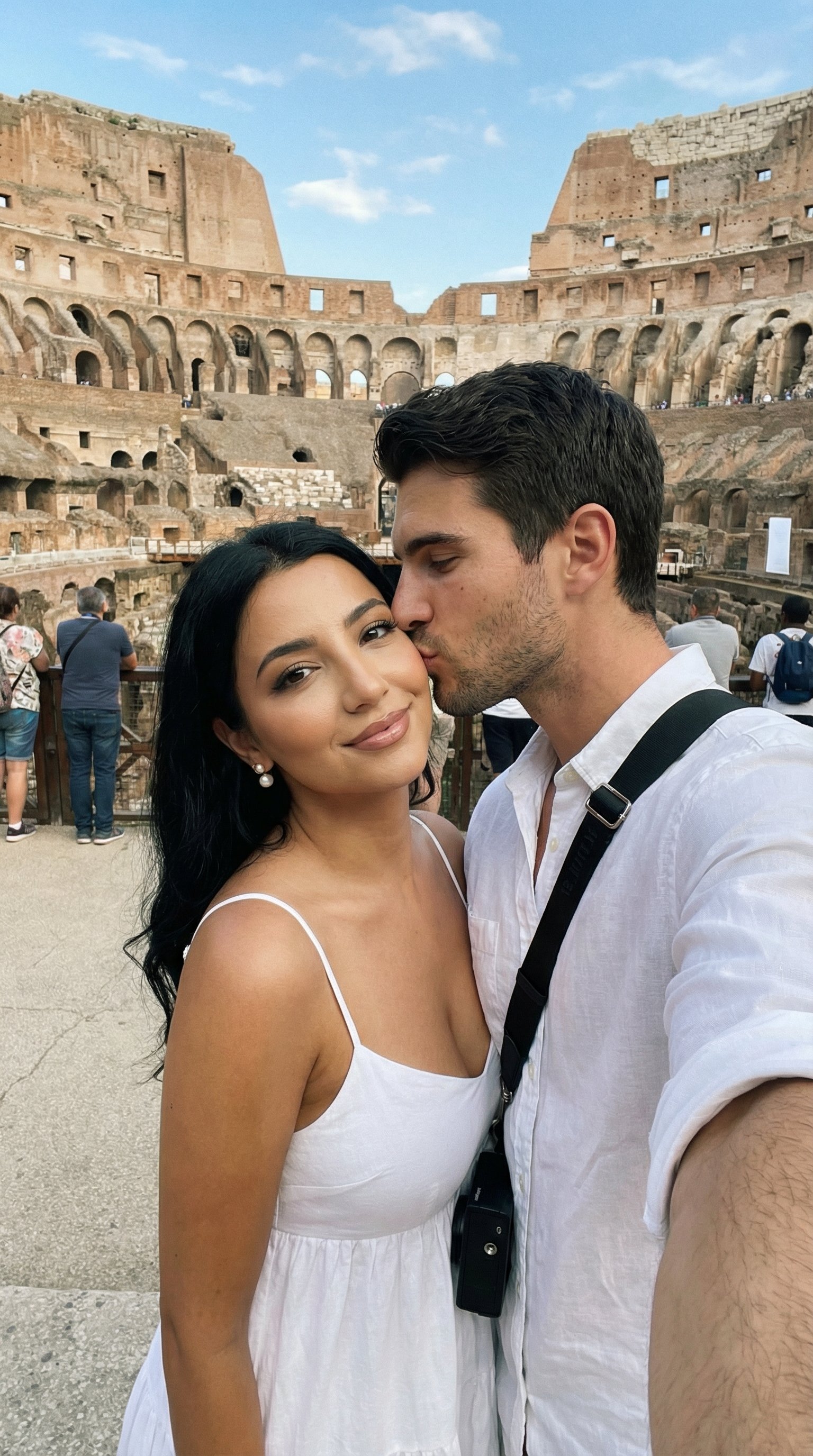 古罗马斗兽场内情侣摄影