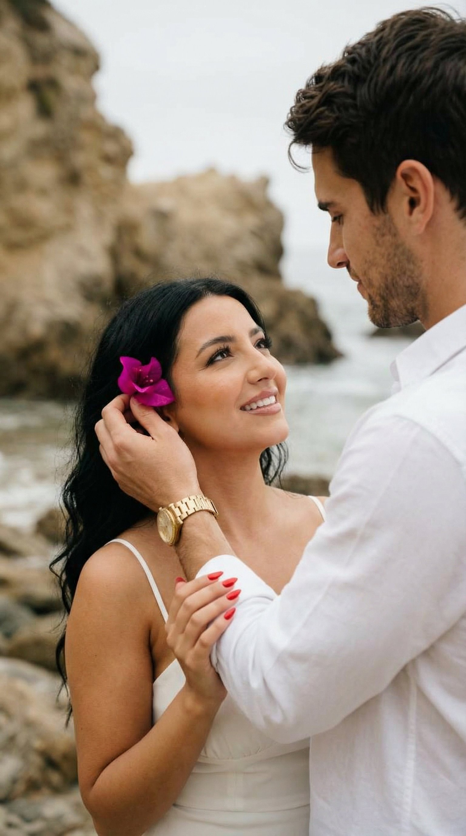 海滩浪漫情侣特写