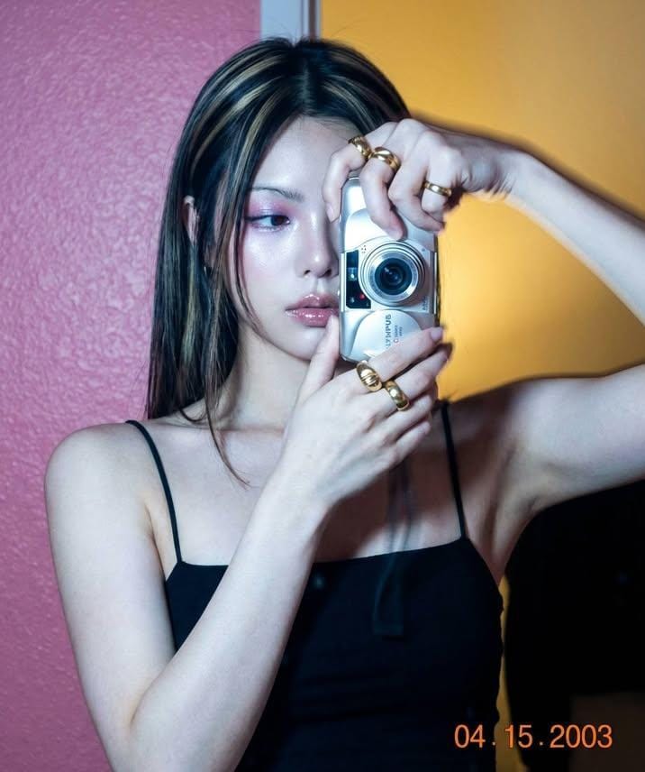 2000年代Y2K风格自拍