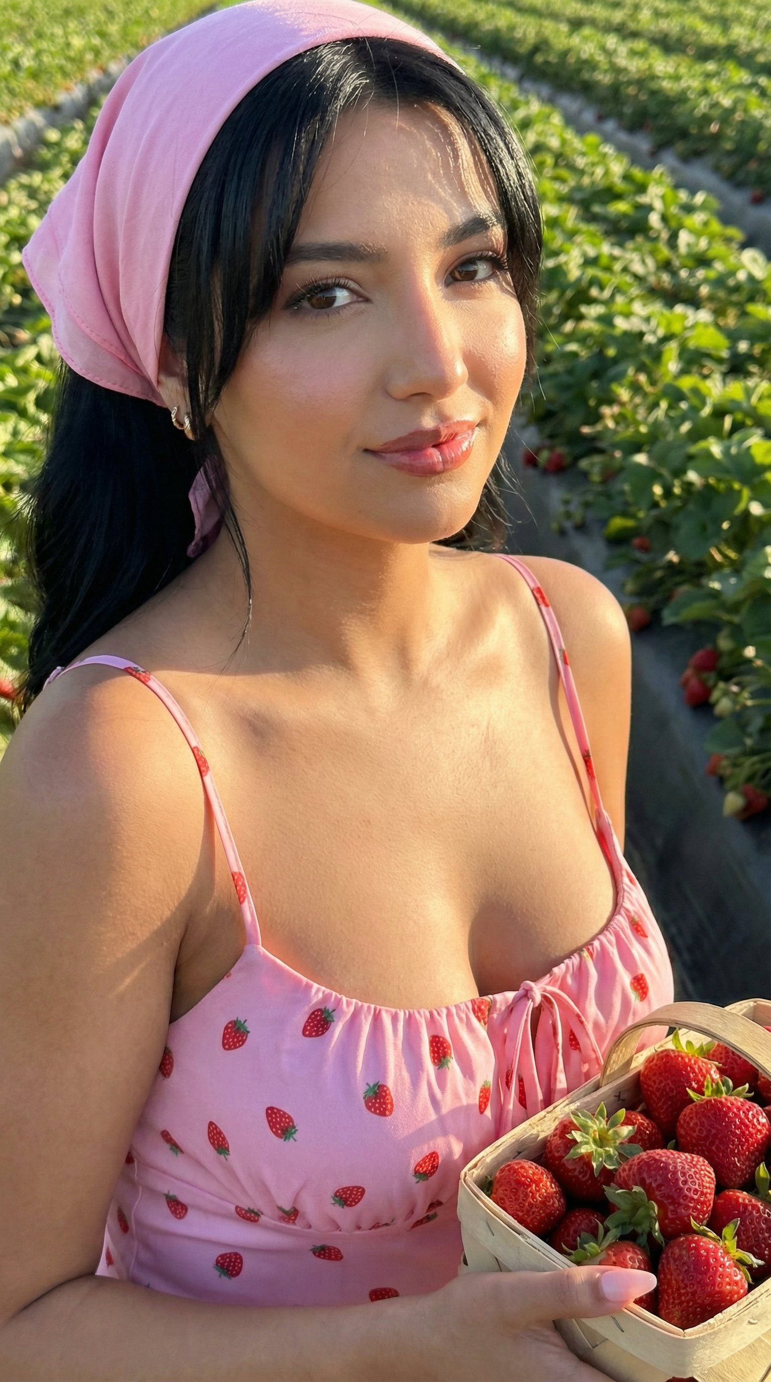 草莓田野时尚肖像